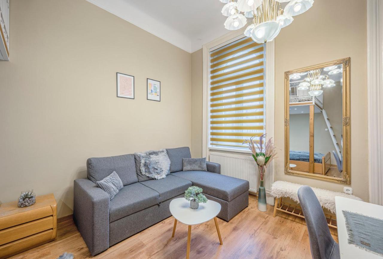 Corvin City Apartment By Nw Budapest Bagian luar foto