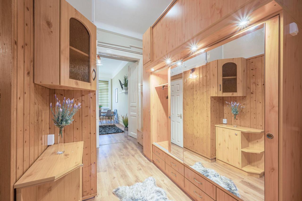 Corvin City Apartment By Nw Budapest Bagian luar foto
