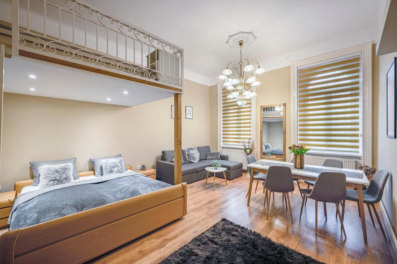 Corvin City Apartment By Nw Budapest Bagian luar foto