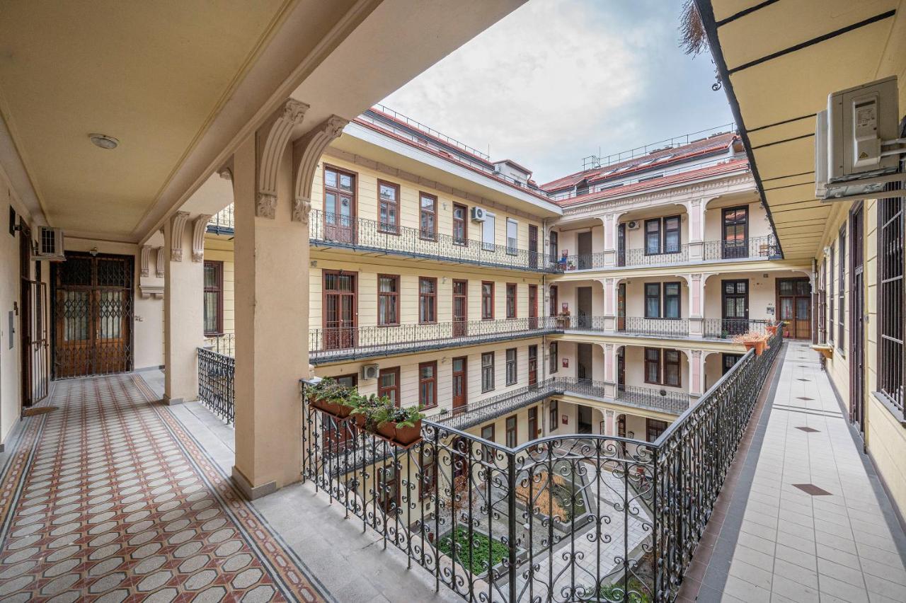 Corvin City Apartment By Nw Budapest Bagian luar foto