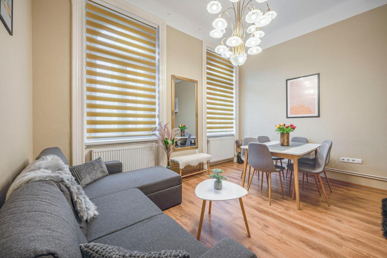 Corvin City Apartment By Nw Budapest Bagian luar foto
