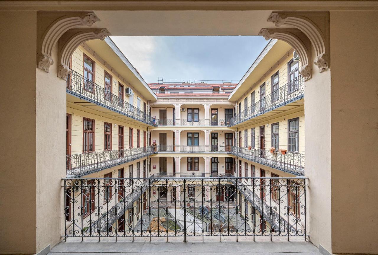 Corvin City Apartment By Nw Budapest Bagian luar foto