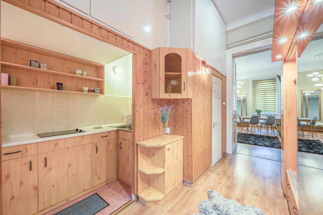 Corvin City Apartment By Nw Budapest Bagian luar foto